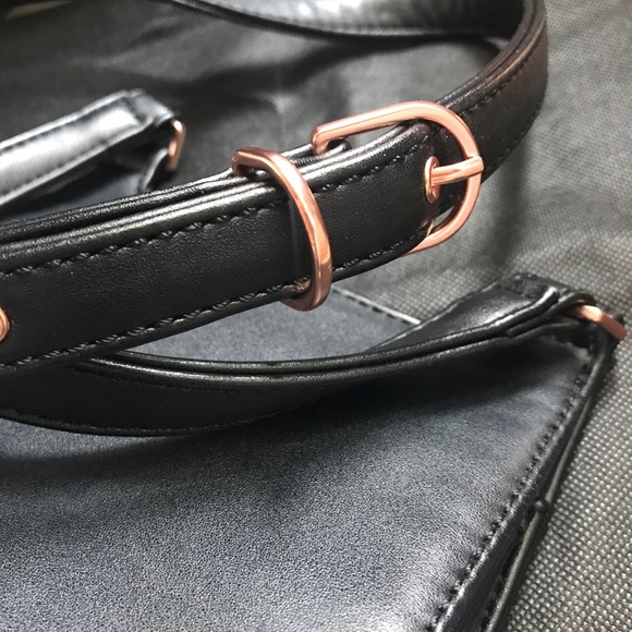Matt & Nat | Small Saddle Crossbody Bag - Picture 3 of 7